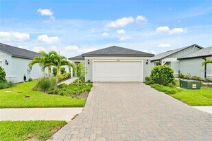 6560 Silverstar Dr in Sarasota, FL - Building Photo