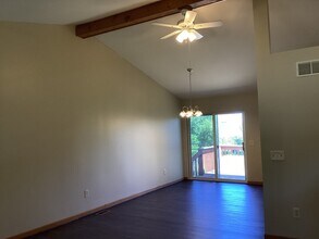 204 Inverness Trl in McHenry, IL - Building Photo - Building Photo
