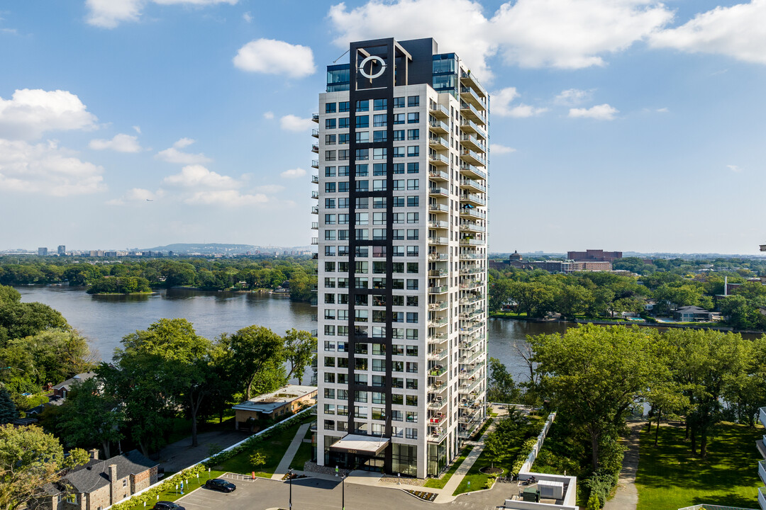 Equinoxe Levesque in Laval, QC - Building Photo