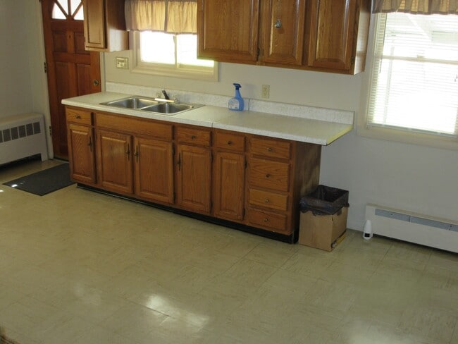 3008 Broad Ave, Unit 2 in Altoona, PA - Foto de edificio - Building Photo