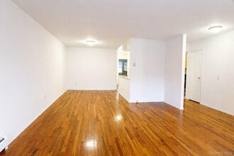 59-16-56 56th St in New York, NY - Building Photo - Building Photo