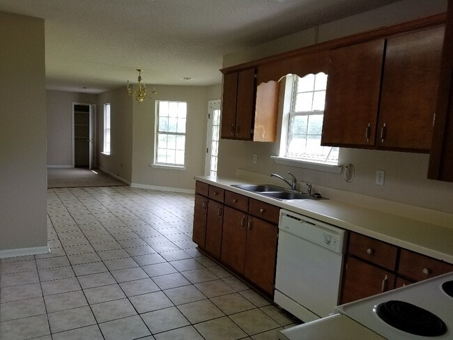 707 Macey St in Dublin, GA - Building Photo - Building Photo