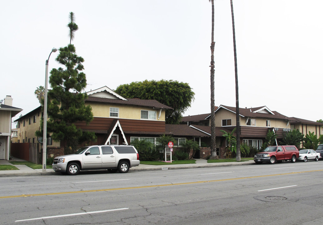 10519 Downey Ave in Downey, CA - Building Photo