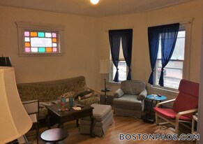 229 Harvard St, Unit 2 in Cambridge, MA - Building Photo