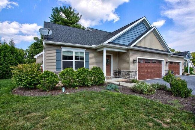 216 Lancaster Ave in Strasburg, PA - Building Photo - Building Photo