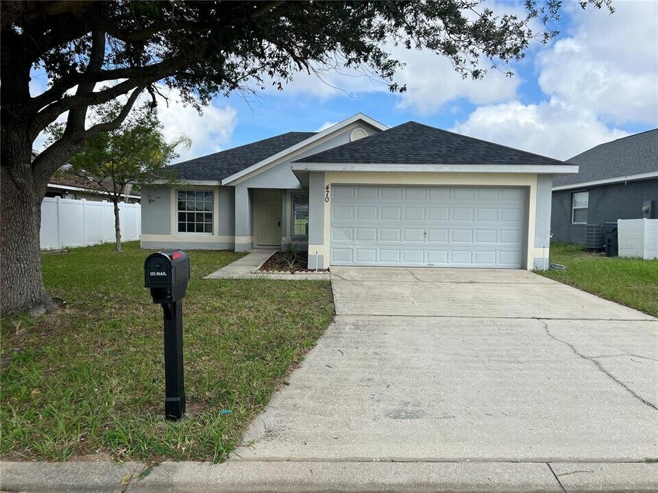 470 Windrush Dr in Davenport, FL - Building Photo