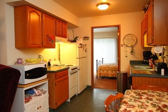 1000 17th Ave in Longview, WA - Foto de edificio - Building Photo