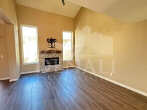 2073 N Sunset Dr in Chandler, AZ - Building Photo - Building Photo