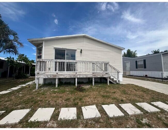 property at 8321 SE Skylark Ave