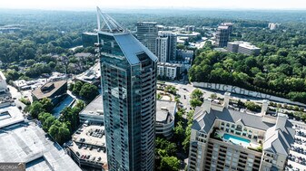 3338 Peachtree Rd NE in Atlanta, GA - Building Photo