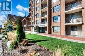 64 Benton St in Kitchener, ON - Building Photo