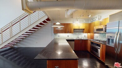 1130 Flower St in Los Angeles, CA - Building Photo - Building Photo