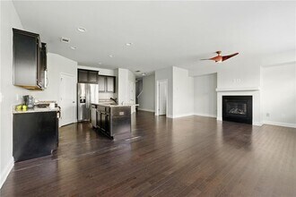 5447 Cascade Run in Atlanta, GA - Building Photo - Building Photo