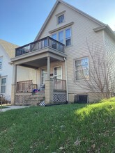 2943 N Newhall St, Unit Lower in Milwaukee, WI - Foto de edificio - Building Photo