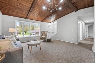 5801 Covington Ter in Minnetonka, MN - Foto de edificio - Building Photo