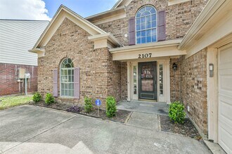 2107 Bennigan St in League City, TX - Building Photo - Building Photo