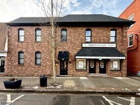 196 Spring St in Newton, NJ - Building Photo