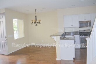 313 Harbor Breeze Dr in Port Hueneme, CA - Building Photo - Building Photo