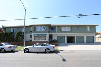 10751 Missouri Ave in Los Angeles, CA - Building Photo - Building Photo