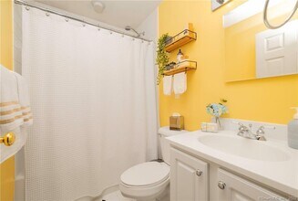 160 Glenbrook Rd in Stamford, CT - Building Photo - Building Photo