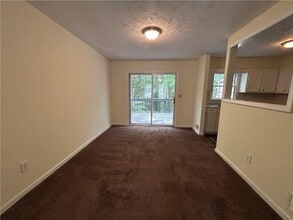 197 Timber Creek Ln SW in Marietta, GA - Building Photo - Building Photo