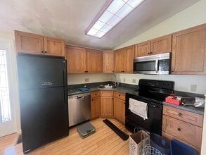 3 Robinson Dr in Bedford, MA - Building Photo - Building Photo