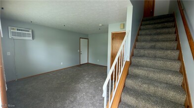 239 Brunswick Dr in Elyria, OH - Building Photo - Building Photo