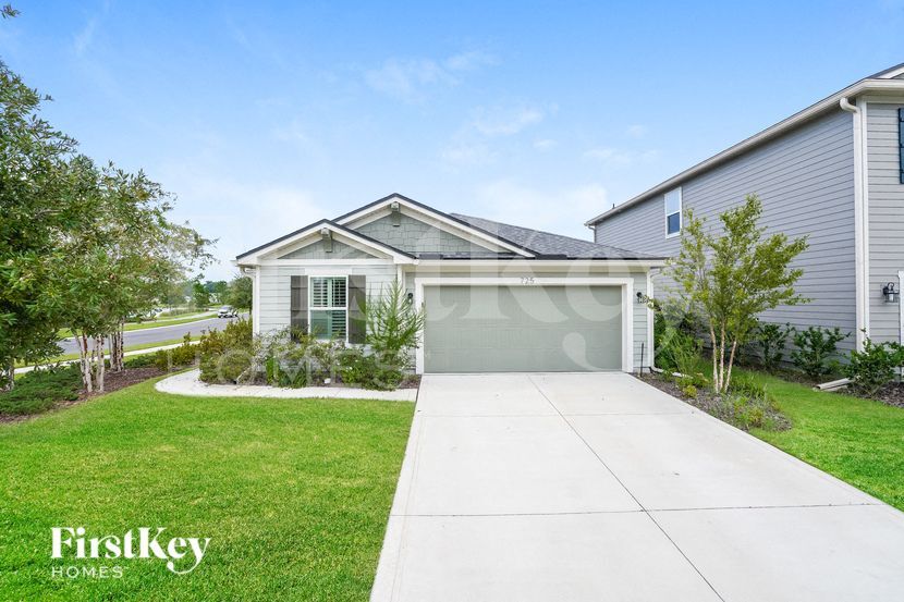 725 Chandler Dr in Saint Johns, FL - Building Photo