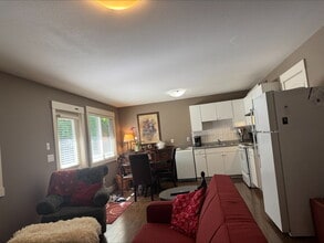 8572 Thorpe St in Mission, BC - Building Photo - Building Photo