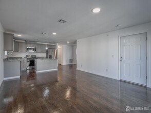 496 S 18th St in Newark, NJ - Building Photo - Building Photo