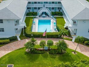 530 4th Ave S in Naples, FL - Building Photo - Building Photo