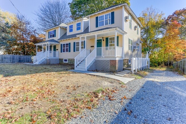 51 Warner St in Groton, CT - Building Photo - Building Photo