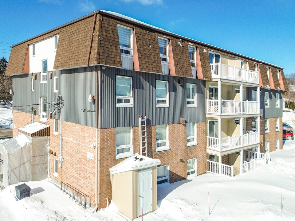 900 De L'oise Rue in Québec, QC - Building Photo