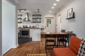 1400 Ashwood Rd in Austin, TX - Building Photo - Building Photo