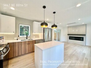 3847 NE 88th St in Seattle, WA - Building Photo - Building Photo