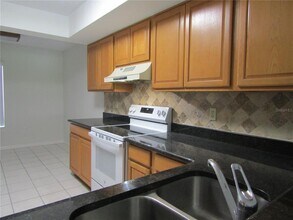 6191 Timberlake Dr in Sarasota, FL - Building Photo - Building Photo