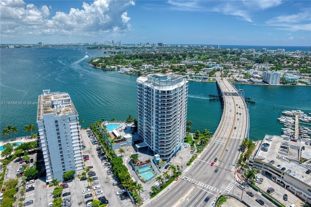 1881 79th Street Cswy, Unit 404 in Miami Beach, FL - Building Photo