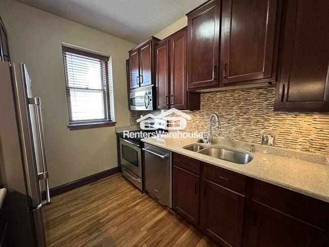 2417 Emerson Ave S in Minneapolis, MN - Building Photo - Building Photo