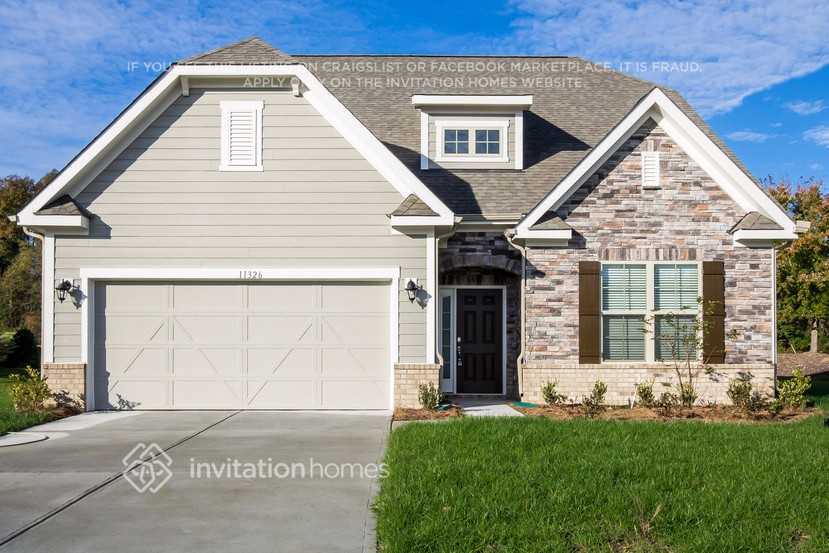 11326 Cedarvale Farm Pkwy in Midland, NC - Building Photo