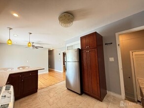 869 Gates Ave, Unit 809 in Piscataway, NJ - Building Photo - Building Photo