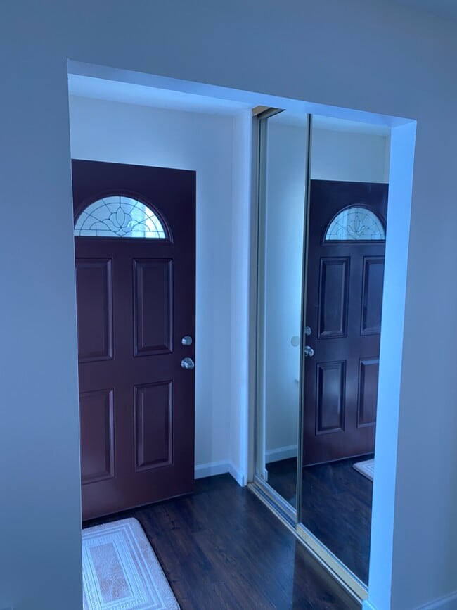 57 Birchwood Rd, Unit Fairview in Coram, NY - Building Photo - Building Photo