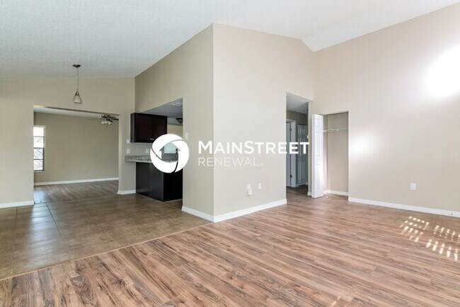 8153 Philatelic Dr in Spring Hill, FL - Building Photo - Building Photo