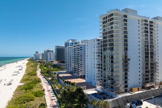 Le Trianon Condominium in Miami Beach, FL - Building Photo - Building Photo