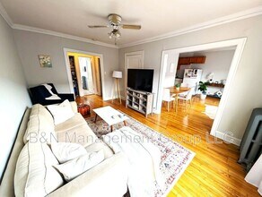 912 W Oakdale Ave in Chicago, IL - Building Photo - Building Photo