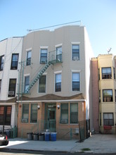 683 Evergreen Ave in Brooklyn, NY - Building Photo - Building Photo