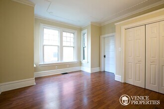 55 E Oakland Ave in Columbus, OH - Building Photo - Building Photo