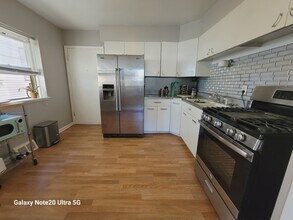 3411 S Howell Ave in Milwaukee, WI - Building Photo - Building Photo