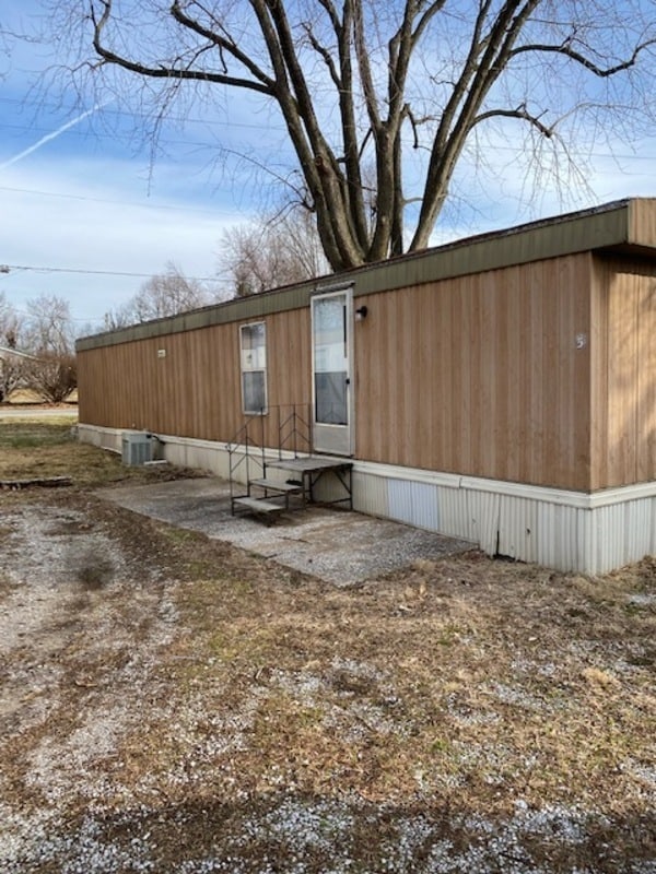 property at 2805 S Belt W