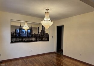 4 Chestnut St in Rutherford, NJ - Building Photo - Building Photo