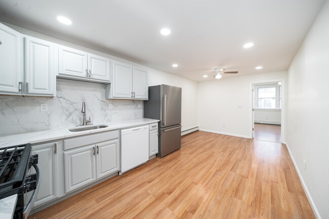59 Hutton St in Jersey City, NJ - Building Photo - Building Photo